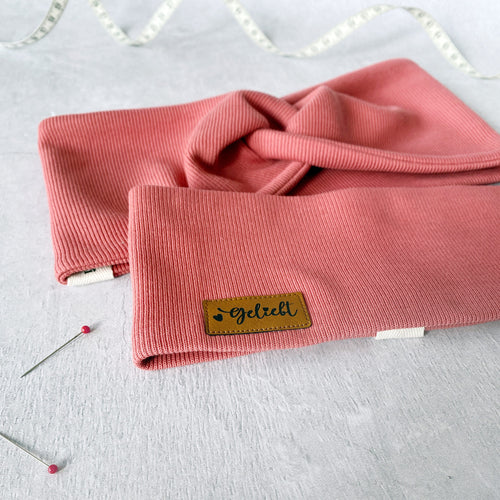 Mama-Kind-Stirnband aus Ripp-Jersey mit Kunstlederlabel geliebt